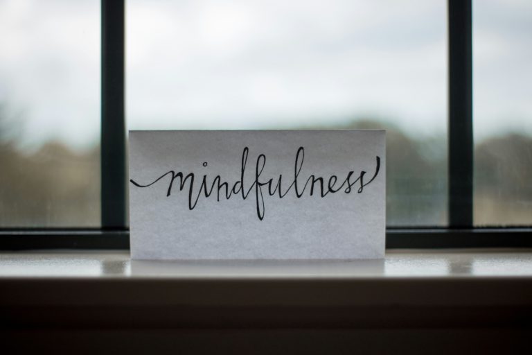 7 Powerful Ways to Stay Present in Your Daily Life